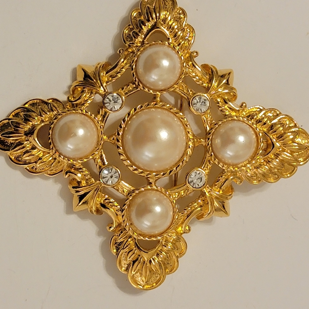 Vtg Vguc Kenneth Jay Lane For Avon Pin - image 1